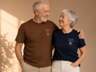 T-shirt personnalisé avec dessin d'enfant brodé sur la poitrine